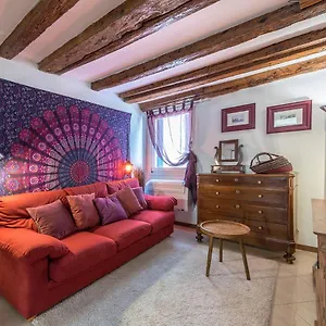 Piccolo - Cozy In The Heart Of Authentic Apartamento